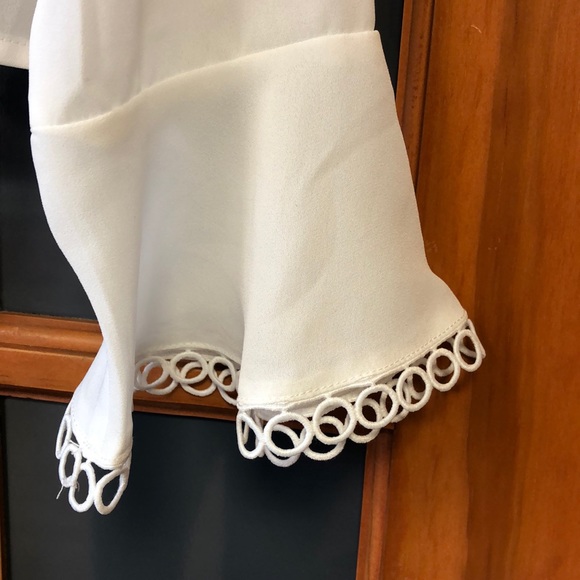 Circle trim blouse top - Picture 2 of 6